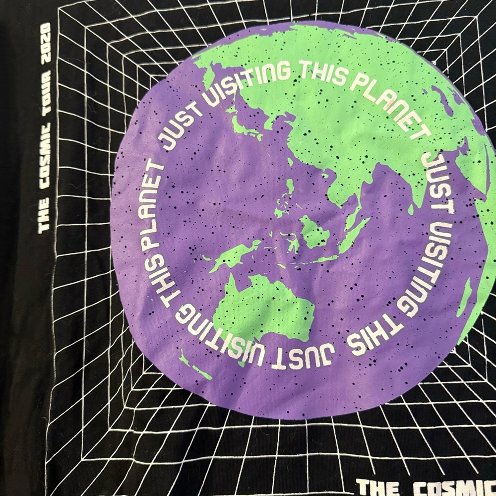 Adika Graphic Tee - Picture 3 of 6